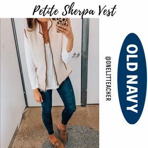 Old Navy Cream Sherpa Vest Petite